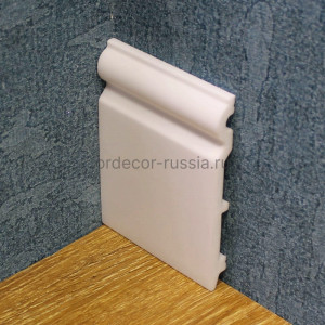 Напольный плинтус Orac Decor SX138F